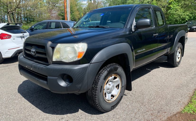 2007 Toyota Tacoma! V6 with only 66K miles!
